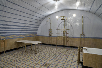 Łaźnie Zamkowe, Łaźnia Rzymska