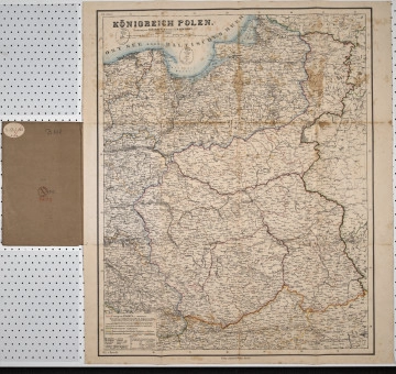 Mapa składana, papierowa. U góry po lewej stroni widoczny napis: Königreich Polen