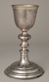 Kielich mszalny, srebrny na szerokiej stopie.