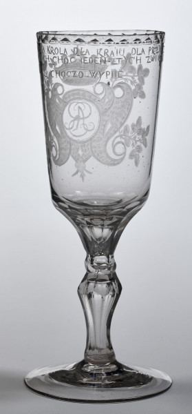 ﻿Kielich toastowy z monogramem króla Stanisława Augusta Poniatowskiego. Monogram.