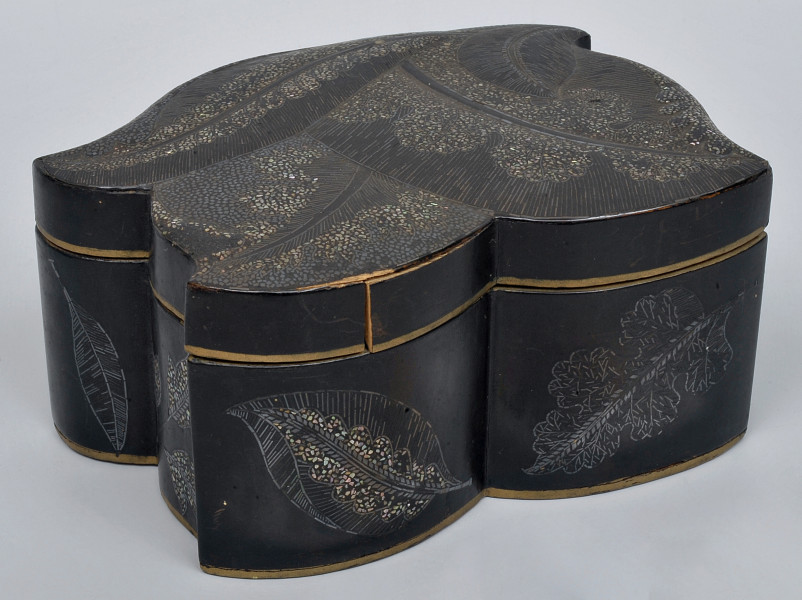 ujęcie całości 3/4, lekko z góry