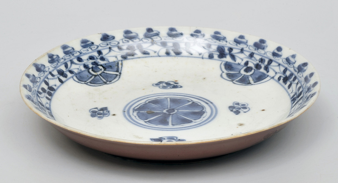 ujęcie całości z boku, lekko z góry