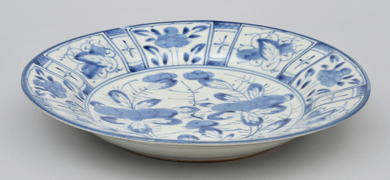 ujęcie całości z boku, lekko z góry