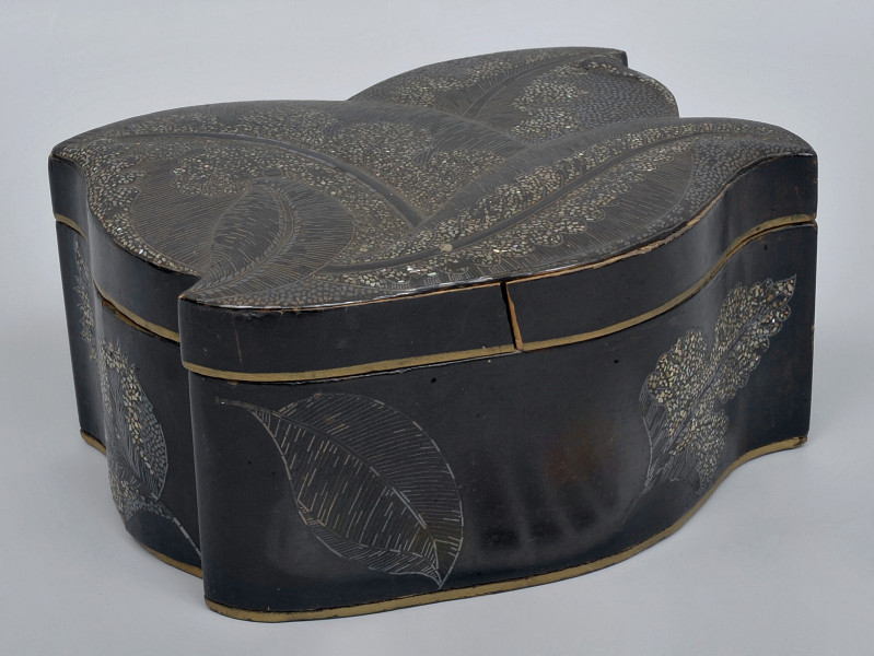 ujęcie całości 3/4, lekko z góry