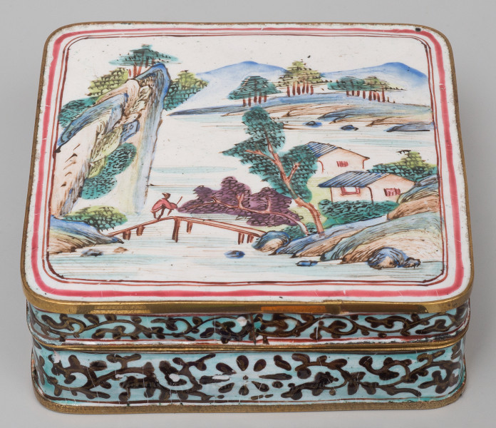 ujęcie całości od strony pierwszej oraz z góry