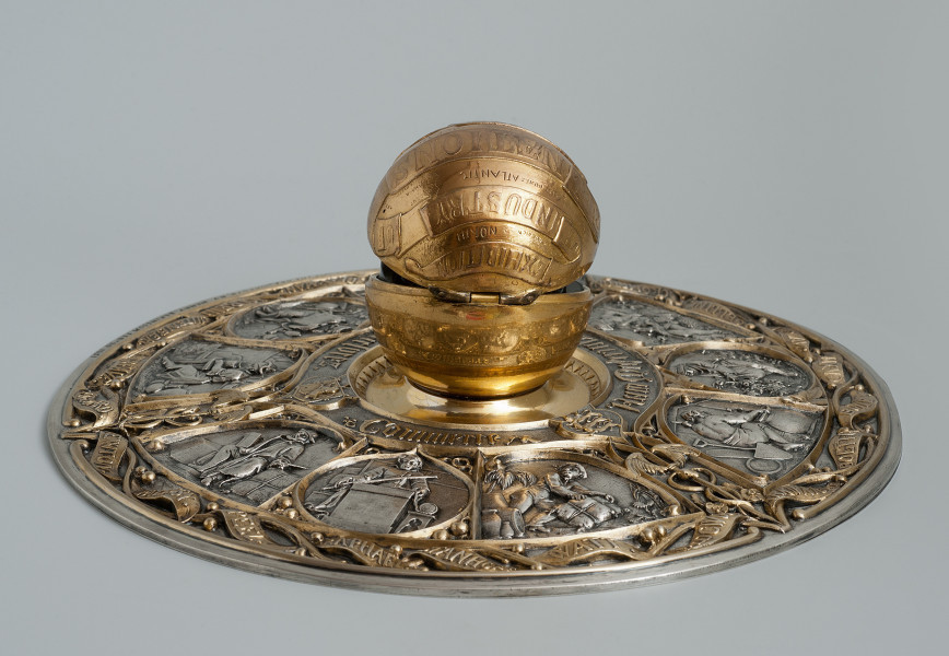 ujęcie z zamkniętą pokrywką