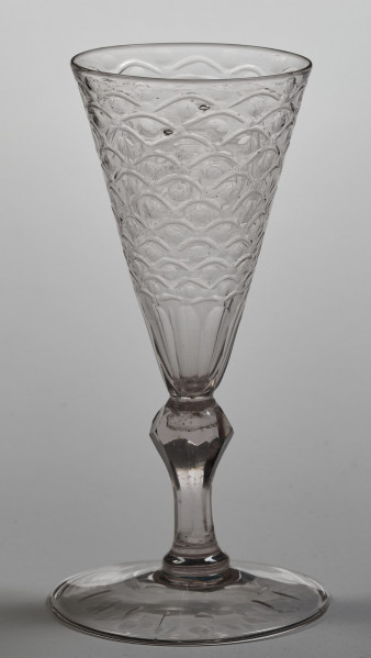 Kieliszek z herbem Lubomirskich, strona tylna.