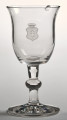Kielich z bezbarwnego szkła z herbem Pilawa