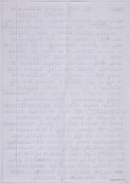 Ujęcie z góry, verso, kartka w lkratkę, z marginesem po prawej stronie, niezapisana