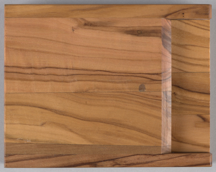 Ujęcie od dołu [zamknięty futerał]. Fotografia wykonana w ramach Programu Operacyjnego Polska cyfrowa – projekt www.muzeach.