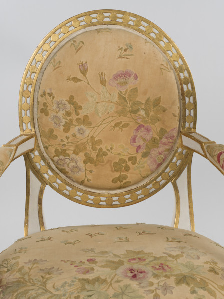 zbliżenie na dekorację oparcia