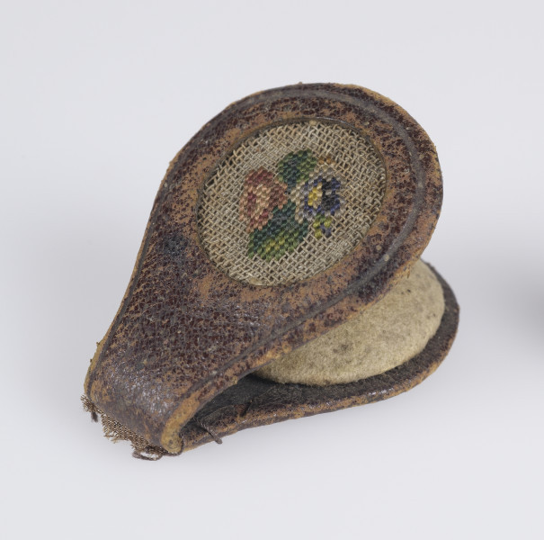 ujęcie 3/4 - od tyłu