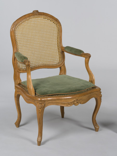 ujęcie 3/4 z poduszką