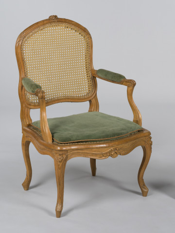 ujęcie 3/4 z poduszką