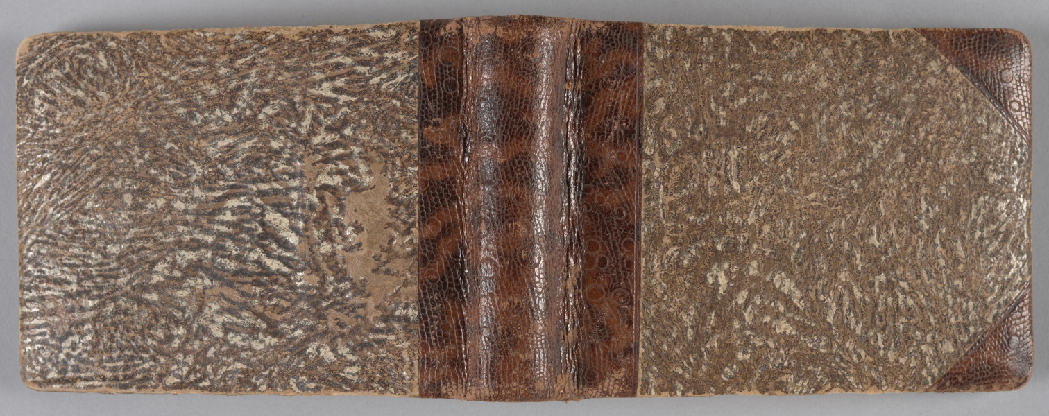 ujęcie od góry na okładkę