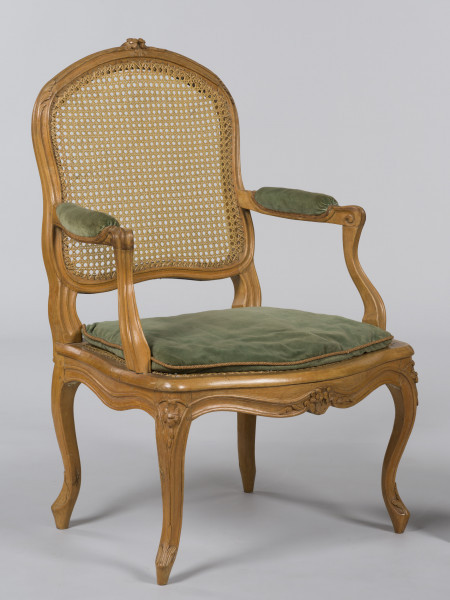 ujęcie 3/4 z poduszką