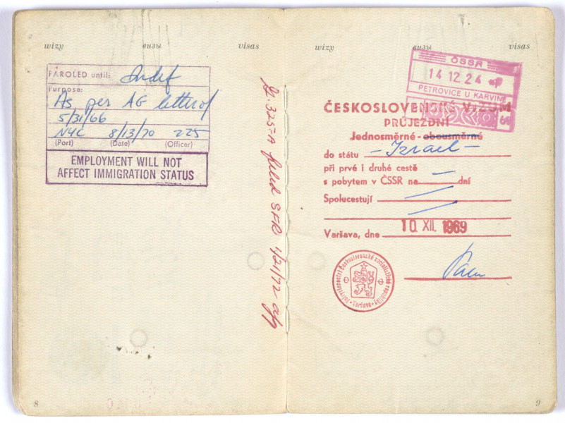 Strona 8 i 9. Fotografia wykonana w ramach Programu Operacyjnego Polska cyfrowa – projekt www.muzeach.