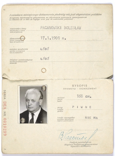 Strona 2 i 3. Fotografia wykonana w ramach Programu Operacyjnego Polska cyfrowa – projekt www.muzeach.