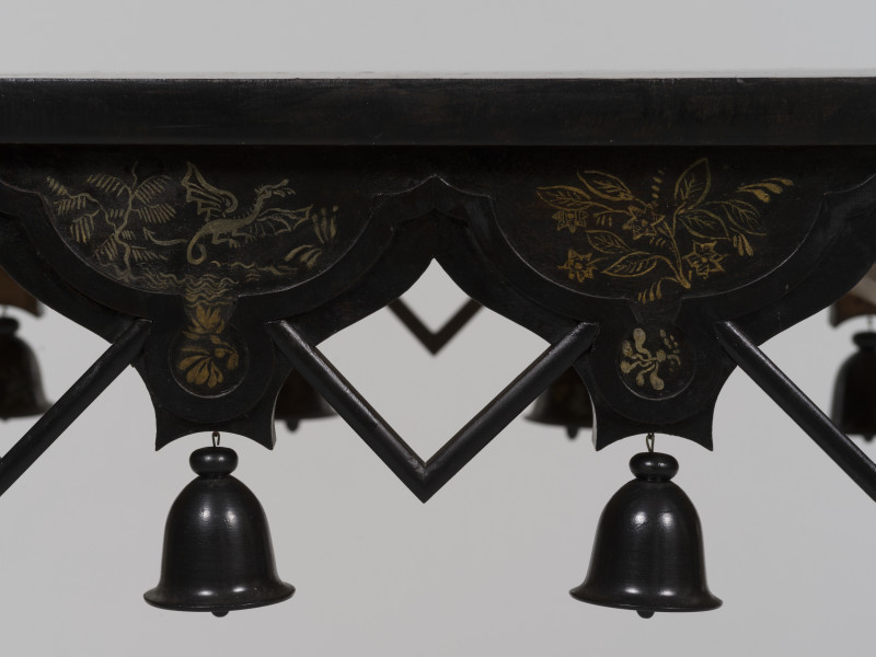 zbliżenie na dekorację ażurowej cargi strony trzeciej