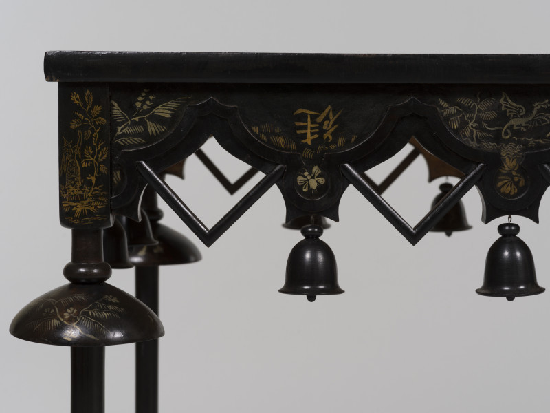 zbliżenie na dekorację ażurowej cargi strony trzeciej