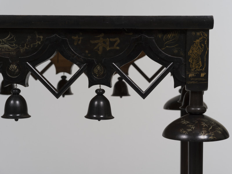 zbliżenie na dekorację ażurowej cargi strony trzeciej