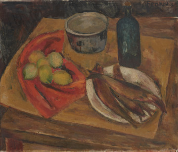 martwa natura - ujęcie z przodu; Widziana z góry, ujęta ukośnie płaszczyzna stołu; na nim także ukośnie jasny prostokąt. Na prostokącie, po prawej u dołu talerz, na nim cztery ryby, po lewej na draperii tkaniny, sześć cytryn. Za talerzem butelka, obok, nieco w głębi naczynie. Koloryt: ogólna tonacja w brązach, tło - ciemny brąz z odcieniami fioletu, prostokąt - jasno-żółtawy brąz, talerz biały, ryby brązowe, draperia czerwona, cytryny żółte, butelka czarno-zielonawa, naczynie szarawe z akcentami czerni.