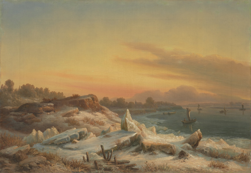 pejzaż - ujęcie z przodu; Obraz przedstawia fragment fiordu. Na pierwszym planie i w lewej części oblodzone skały. Prawą część drugiego planu zajmuje zatoka z łodziami. W głębi pasmo drzew z widoczną wieżą kościoła. Niebo nad zatoką pokryte chmurami, nad lądem czyste, w dole zaczerwienione, przechodzi ku górze poprzez żółcie do błękitu. Pierwszy plan utrzymany w zimnej tonacji bieli i błękitu, drugi - biele i ugry, dalszy - ugry i szarości. Zatoka - zimny błękit.