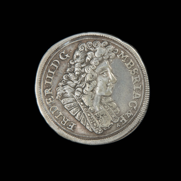 gulden; 2/3 talara - Ujęcie awersu. Na awersie popiersie władcy w zbroi w prawo. W otoku napis.