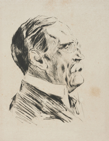 Ujęcie z przodu. Popiersie z profilu w prawo tajnego radcy dworu Wilhelma von Bode w wieku 70 lat, w ciemnym stroju i binoklach.