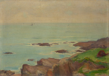 pejzaż morski - ujęcie z przodu; Fragment skalistego brzegu morskiego, wody oraz niebo. Brzeg morski zajmuje dolną część obrazu. Horyzont na wysokości 2/3 od dolnej krawędzi. Koloryt jasnych błękitów z fragmentami bieli, zieleni i brązu.