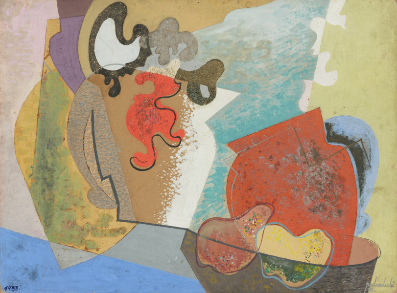 kompozycja abstrakcyjna - ujęcie z przodu; Układ płaskich, zachodzących na siebie form o zgeometryzowanych konturach wypełnionych kolorem. Po prawej stronie u dołu wkomponowana strawestowana martwa natura o czytelnych motywach dzbanka, jabłka i gruszki. Kolorystyka utrzymana w gamie półtonów (blady fiolet, zieleń, złamana zielenią żółć), z których wybija się kilka elementów o zdecydowanej barwie - po lewej, u dołu trójkątna, niebieska forma oraz motyw dzbanka, po prawej (czerwień). Motyw ten pojawia się też w centrum kompozycji jako tło dla kilku małych, nieregularnych form.