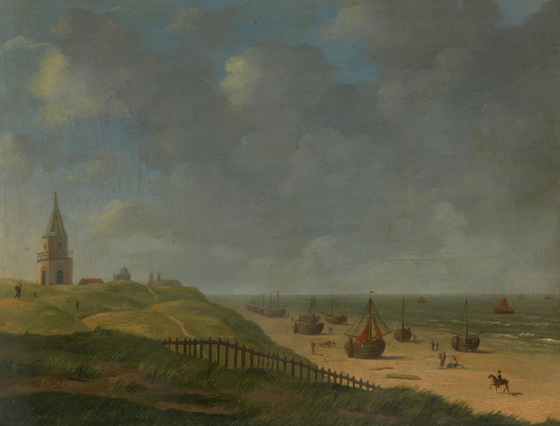 obraz - Ujęcie z przodu; Po lewej stronie wydmy, zza których wyłania się wieża latarniowa i dachy zabudowań z kościołem.Na piaszczystym brzegu szereg wyciągniętych kutrów, drobne sylwetki postaci ludzkich i jednego jeżdźca w cylindrze.Na morzu kilka kutrów o czerwonych żaglach.