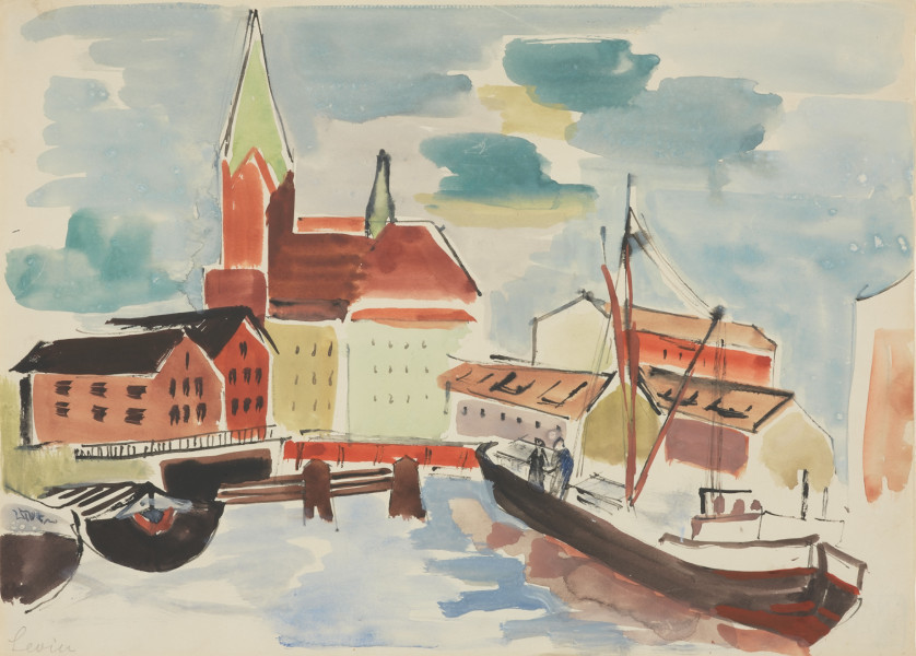 Kościół z zieloną wieżą - Ujęcie z przodu; Widok znad kanału na nieregularną zabudowę domów, za nimi po lewej dach i wieża kościoła św.Gertrudy. Na pierwszym planie po prawej łódź ujęta ukosem, przycumowana przy nabrzeżu. Po lewej dwie łodzie od rufy.