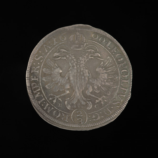 środek płatniczy, pieniądz, moneta - Ujęcie rewersu. Moneta z dwugłowym orłem i nominałem na rewersie.