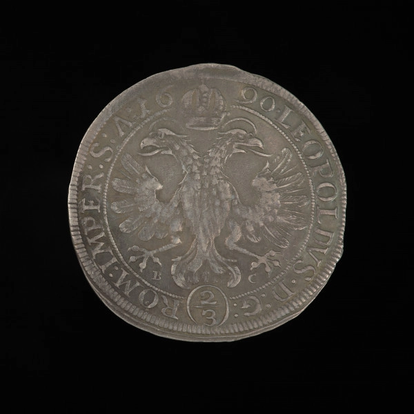 środek płatniczy, pieniądz, moneta - Ujęcie rewersu. Moneta z dwugłowym orłem i nominałem na rewersie.