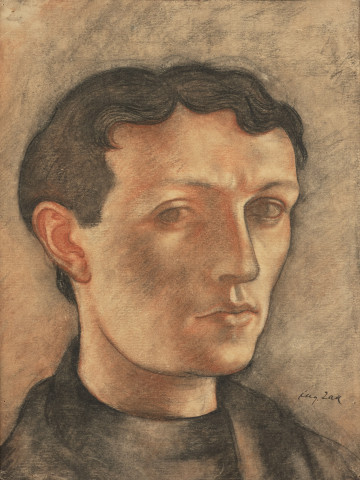 autoportret - ujęcie z przodu; Głowa mężczyzny w ujęciu 3/4, zwrócona w prawo, wzrok skierowany na wprost. Szerokie czoło, twarz pociągła, nos prosty, usta wyraźnie zarysowane. Ciemne włosy faliście okalają czoło. Widoczny fragnent ciemnego ubioru. Koloryt: tło szarawe, ze smugą bladego oranżu po lewej. Włosy i ubiór czarno-szare., modelunek twarzy - tony szare i blado oranżowe.