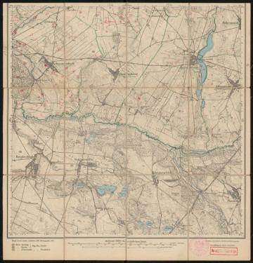 Mapa drukowana 1330 Ravenstein II - Ujęcie z przodu; Mapę 1330 Ravenstein II opracowano w 1890, a wydano w 1892 roku. Obejmuje obszar w pobliżu miejscowości Ravenstein, Kreis Saatzig, Reg. Bez. Stettin, Prov. Pommern, dziś Wapnica, pow. stargardzki, woj. zachodniopomorskie, Polska. Jest jedynym zachowanym egzemplarzem arkusza przedwojennej mapy topograficznej oznaczonego godłem 1330, zawierającym dane o lokalizacji obiektów i ich nazw w zasobie archiwalnym Flurnamen Sammlung. Na drukowanej mapie ręcznie naniesiono warstwę z numeracją obiektów fizjograficznych odnoszących się do miejscowości: Zachan, dziś Suchań; Moderow, dziś Modrzewo; Schwanenbeck, dziś Suchanówko; Ravenstein; Altenwedell (też Altenwedel), dziś Sicko.