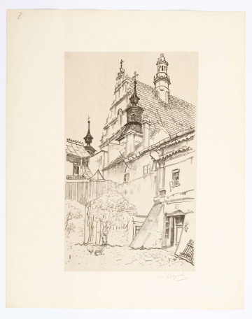 Widok części fasady kościoła Dominikanów i przylegających do niego zabudowań klasztornych. Po prawej, na pierwszym planie fragment elewacji klasztoru z prostokątnym otworem wejściowym. Po lewej część podwórka z niskimi drzewkami. U góry po prawej fragment dachu kościoła z późnorenesansowym szczytem rozczłonkowanym gzymsami i pilastrami, ujętym sterczynami. Po bokach hełmy niskich wież flankujących fasadę. Przedstawienie o charakterze swobodnego szkicu, prowadzone miękkimi kreskami i przetartymi smugami wydobywającymi oszczędny modelunek światłocieniowy.
sygn. oł. pod ryc. p. /na kartonie/ : L Wyczółk