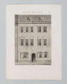 S/G/539/ML - Widok kamienicy Sobieskich /Konopniców/ przy Rynku w Lublinie. Ukazana od strony fasady, dwupiętrowa, nakryta dwuspadowym dachem. Otwór wejściowy zamknięty półkoliście, okna w dekoracyjnych, manierystycznych obramieniach.

