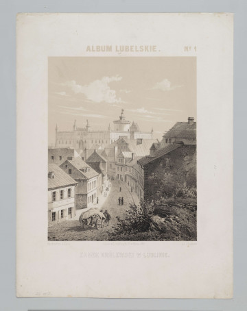 S/G/546/ML - Widok Zamku i ul. Kowalskiej w Lublinie. Na pierwszym planie widok ukazanej z góry ul. Kowalskiej, w głębi bryła Zamku od strony południowo-zachodniego narożnika oraz fragmenty baszty i kaplicy św. Trójcy. Wzdłuż ulicy sylwetki przechodniów i wóz konny. Przedstawienie szczegółowe, z precyzyjnie oddanymi detalami architektonicznymi. Utrzymane w tonacji szarości i beżu. 
