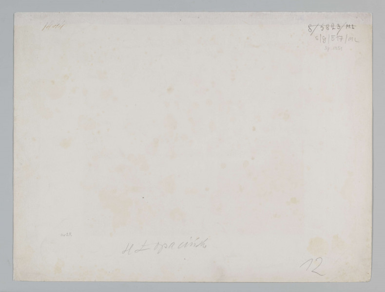 S/G/517/ML - Widok kościoła parafialnego w Gołębiu p.w. św. Floriana i św. Katarzyny. Manierystyczny (1628-36) kościół fundowany przez Jerzego Ossolińskiego ukazany od południowego-zachodu, fasada dwuwieżowa, elewacja nawy bocznej rozczłonkowana rzędem półkoliście zamkniętych okien, powyżej rząd okien doświetlających nawę główną. Po prawej widoczny fragment domku Loretańskiego. Kościół ukazany zza wysokiego muru, po prawej przylegający do muru parterowy dom. Na pierwszym planie dwie rozmawiające ze sobą kobiety, po lewej idąca drogą postać.
