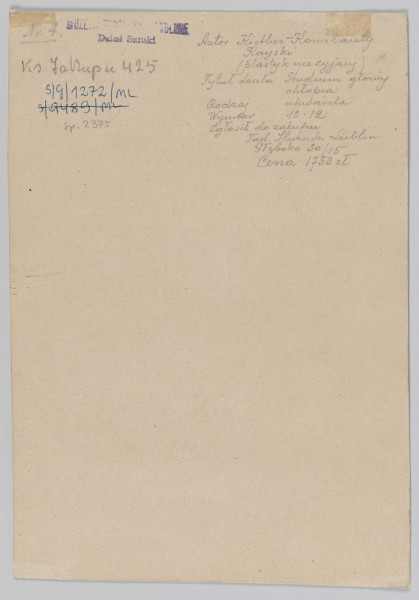 S/G/1272/ML - Portret chłopca w ujęciu do ramion, 3/4 w lewo, głowa lekko pochylona, twarz o miękkich rysach. Duże błękitne oczy, prosty wąski nos, wydatne, karminowe usta. Włosy brązowe z refleksami ugrów, krótkie, lekko falujące, z zasłaiającą czoło grzywką. Przedstawienie prowadzone swobodnymi, rozmytymi plamami kolorów.