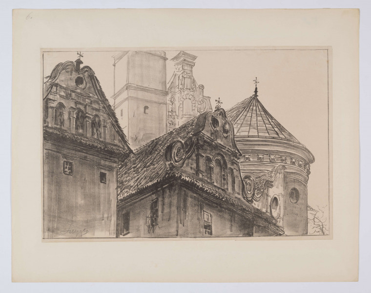 S/G/809/ML - Fragment zespołu pobernardyńskiego w Lublinie w widoku od południowego wschodu. Po lewej widoczne górne partie przylegających do kościoła od południa zabudowań klasztornych z barokowymi szczytami wieńczącymi elewacje. Po prawej apsyda prezbiterium kościoła. Bryły zakomponowane w perspektywicznym rzędzie. Pomiędzy dwoma szczytami, w głębi część kwadratowej wieży zegarowej i fragment szczytu nawy wschodniej zdobionego ornamentem okuciowym. Szczyty ze spływami wolutowymi, rozczłonkowane pilastrami i arkadowymi 
wnękami. Ścianę apsydy wieńczy belkowanie z fryzem konsolkowym. Przedstawienie szkicowe, formy wydobyte miękką kreską, modelowane przetartymi szerokimi smugami w odcieniach szarości.
sygn. l.d. : L Wycz