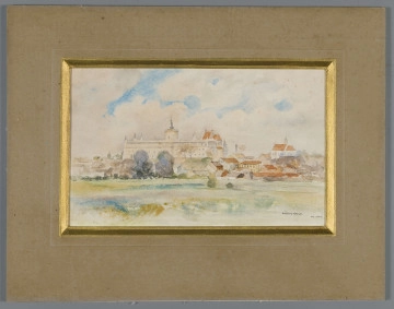 S/G/1680/ML - Pejzaż z bryłą Zamku Lubelskiego i okolicznymi zabudowaniami. Widok od południa. Na dole pas łąki utrzymany w odcieniach zieleni wzbogaconej ugrem, błękitem, fioletem. W głębi, nieco na lewo od centrum wzgórze zamkowe. Widoczna pd. elewacja i fragment bryły okrągłej baszty zwieńczonej krenelażem. Po prawej wtopione w elewację wschodnią mury gotyckiej kaplicy 
św. Trójcy. Ściany założenia w kolorze rozwodnionego ugru z zaznaczonymi szarością detalami
i czerwonym akcentem dachu kaplicy. U stóp wzgórza rozłożone zabudowania dzielnicy żydowskiej /?/. Pomiędzy zespołami domów dwie błękitno - szare plamy koron drzew. W głębi, po prawej bryła kościoła św. Agnieszki. W tle niebo  pokryte kłębami biało-szarych chmur. Malowane szerokimi, swobodnymi plamami mocno rozwodnionych kolorów.
sygn. czarnym tuszem p.d.: K. KIETLICZ - RAYSKI 902. Lublin