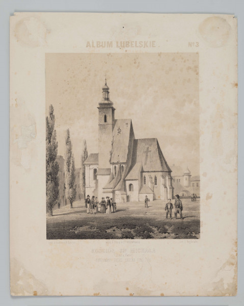 S/G/534/ML - Widok kościoła św. Michała w Lublinie od strony południowej elewacji. Bryła kościoła z kruchtą i nakrytą hełmem z latarnią wysoką wieżą od strony zachodniej. Nawa krótka, wydłużone prezbiterium oszkarpowane. Na pierwszym planie, przed świątynią kilkanaście spacerujących postaci, po lewej trzy drzewa o smukłych koronach. W tle zaznaczone delikatnie zabudowania Starego Miasta. Przedstawienie szczegółowe, miękko modelowane. Kolorystyka w tonacji odcieni szarości i rozbielonych beżów. Sygn. pod ryc. l.: rys. z natury A. Lerue.; śr.: w Lit. A. Pecq & Co. 482wWarsz.; p.:  Lit. J. Cegliński.; napis u góry, śr.: ALBUM LUBELSKIE.; p.: No 3; napis u dołu: KOŚCIÓŁ Sgo. MICHAŁA / (Stara Fara) / FUNDOWANY PRZEZ LESZKA CZARNEGO.

