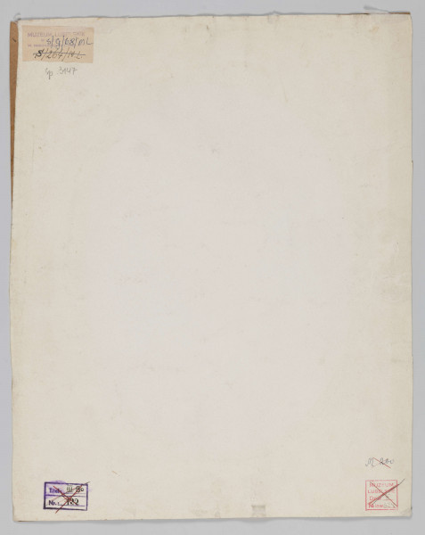 S/G/68/ML - Portret kobiety w popiersiu, 3/4 na prawo. Twarz owalna, wydłużona, o dużych oczach i regularnych, półkolistych łukach brwiowych. Nos długi, prosty, usta o wąskich wargach. 
Na czole kosmyki włosów wystające spod turbana. Ubrana w białą bluzkę z okalającą szyję falbanką, na niej błękitny szal wystający spod ciemnej, popielato- błękitnej narzutki. Kompozycja w owalu, na ciemnym tle.