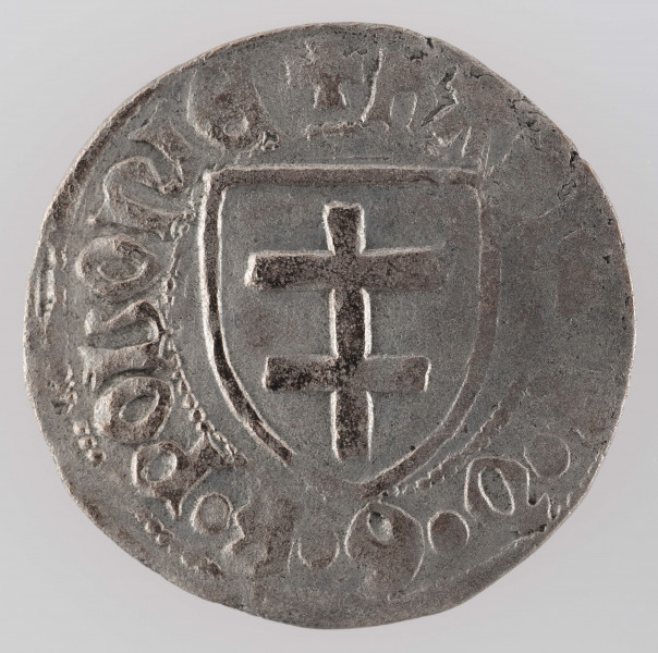 N/Mon/19/ML - AV. W tarczy podwójny krzyż jagielloński. Całość obwiedziona otokiem perełkowym, tutaj w części zatartym. Na zewnątrz pomiędzy perełkowymi obwódkami legenda:

+ K A (Z) I (M) I R   D G R  P O L O N I E

RV. W tarczy orzeł ziem pruskich z koroną na szyi, wyposażony w miecz trzymany pionowo nag głową ostrzem w lewo. Całość ujęta otokiem. Na zewnątrz pomiędzy dwiema obwódkami legenda dookolna:

+ M O N E T A : T O R U N E N S I S

W legendzie awersu i rewersu występują znaki międzywyrazowe.