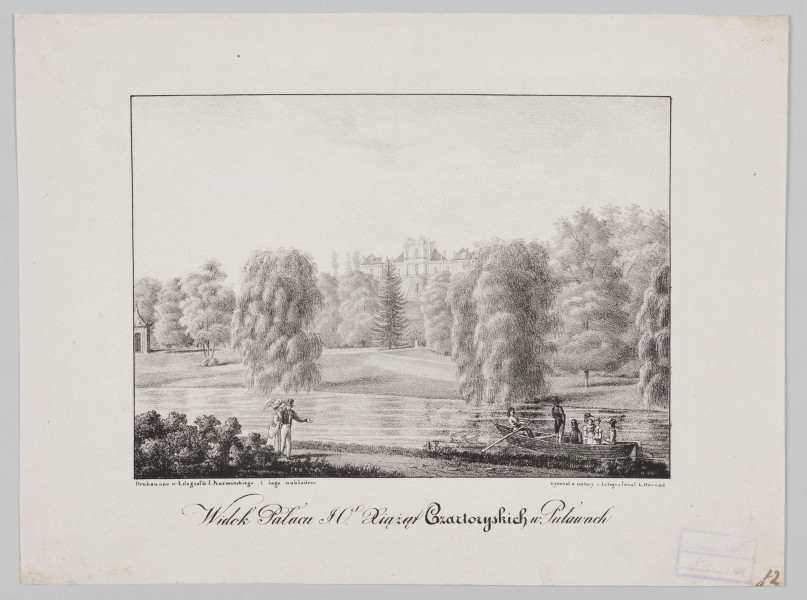 S/G/699/ML - Widok pałacu Czartoryskich wśród rozległego pejzażu łachy wiślanej. Na pierwszym planie pas rzeki, nad brzegiem spacerująca para, po prawej, na wodzie łódka z grupą pasażerów. Na drugim planie część założenia parkowego - tzw. Ogród dolny z bogatym drzewostanem. Przy lewej krawędzi altanka - Domek Chiński. Ponad kępami drzew, w głębi na osi tylna elewacja zbudowanego nad zboczem skarpy pałacu. Założenie z narożnymi alkierzami i przewyższającym całość ryzalitem w centrum. Z przodu, na obmurowanym zboczu taras z balustradą. W górnej partii kompozycji szeroki pas nieba. Przedstawienie szczegółowe, modelowane miękkimi, roztartymi smugami.