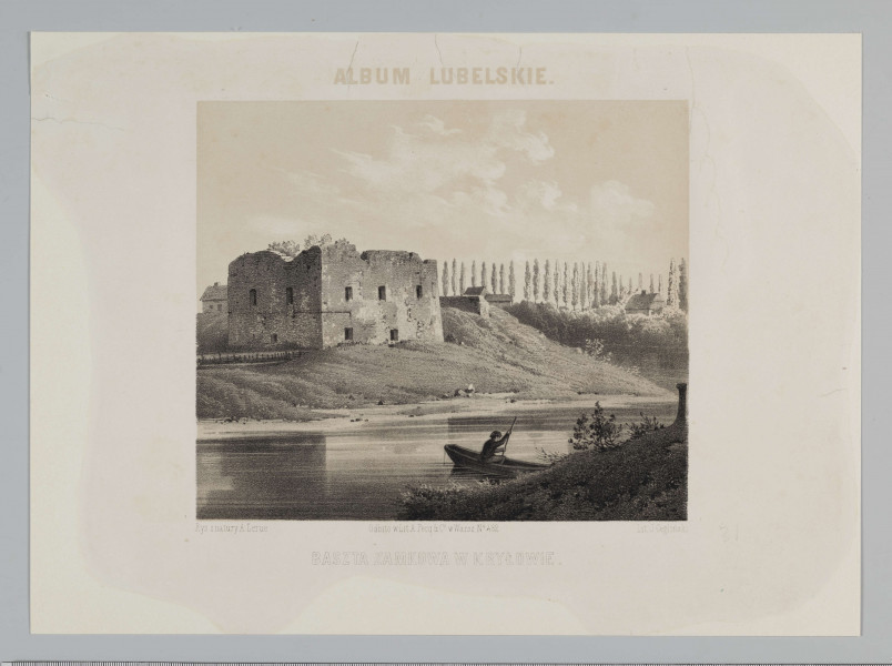 S/G/516/ML - Widok ruin zamku w Kryłowie fundowanego przed 1585 rokiem przez Jana Ostroroga. Ruiny wielkiego bastionu w głębi przedstawienia po lewej; położone na wysepce oblanej Bugiem. Na pierwszym planie fragment brzegu rzeki, do którego dopływa łódka. Na lekkim wzniesieniu w zakolu rzeki zrujnowany bastion zamkowy, założony na planie kwadratu, z dwoma rzędami małych otworów okiennych. W tle zabudowania wiejskie i rząd smukłych topoli. 
sygn. pod ryc. l.: Rys. z natury A. Lerue; śr.: Odbito w Lit. A. Pecq & Co w Warsz No 482; p.: Lit. J. Cegliński.
U góry śr. napis: ALBUM LUBELSKIE.
u dołu: BASZTA ZAMKOWA W KRYŁOWIE