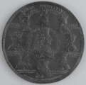 N/1552/ML - AV. Na środku, na rozpiętym płaszczu pod mitrą ozdobny kartusz z herbami saskimi ujety kompozycją z sześciu męskich popiersi w profilu z napisami objaśniającymi:
1) FRID . I . NAT - 1367 . M . 1428 .
2) FRID . II . NAT . / 1412 . M . 1464 .
3) ERNESTVS NAT / 1455 . M . 1476 .
4) FRID . III . NAT . / 1463 . M . 1525 .
5) IOANNES NAT / 1469 . M . 1532 .
6) IOHANNES FRIDERICVS . NAT . 1503 . MORT . 1554 . 
Na górze w łuku napis rozdzielony przez kompozycję:
LINEA ER - NESTINA

RV. Na środku ukoronowane popiersie króla w profilu w prawo ujęte dwuwierszowym dookolnym napisem:
FRID : AVG : D . G . - REX POL . & EL . SAX . / VICARIVS - IMP . 1711
Wokół osiem popiersi męskich w profilu z napisami objaśniającymi:
1) MAVRIT . - NAT . 1521 . / MORT . - 1553 .
2) AVGVST . / NAT . 1526 / M . 1586
3) CHRIST . I / NAT . 1560 / M . 1591 .
4) CHRIST . II . / NAT . 1583 . / M . 1611 .
5) IOH GEORG . I / NAT . 1585 / M . 1656 .
6) IOH GEORG . II NAT . / 1613 . M . 1680 .
7) IOH GEORG III NAT / 1647 . M . 1691 .
8) IOH . GEORG . IV . NATVS 1668 . M . 1694 .
Na górze w łuku napis: LINEA ALBERTINA